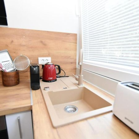 Nicole Apartment Rijeka Eksteriør billede