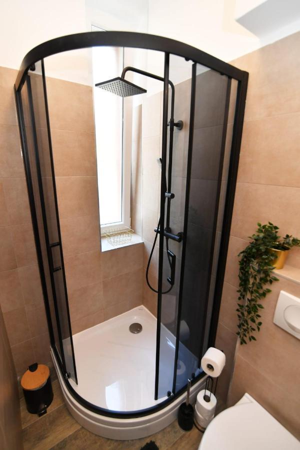 Nicole Apartment Rijeka Eksteriør billede